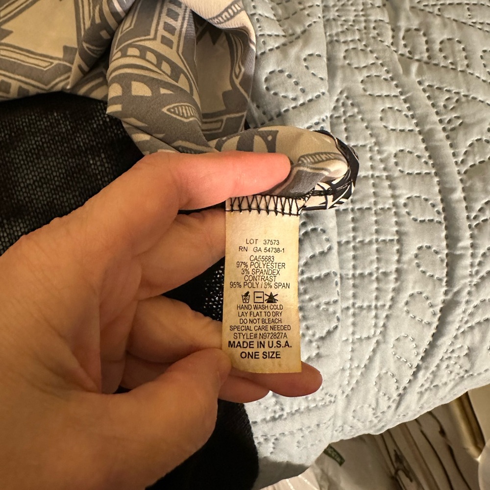 NWT Nally & Millie Black and Cream Geometric‎ Blouse - Picture 3 of 3